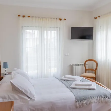 Дом отдыха Santa - 3 Bedrooms & Bbq Санта-Круш