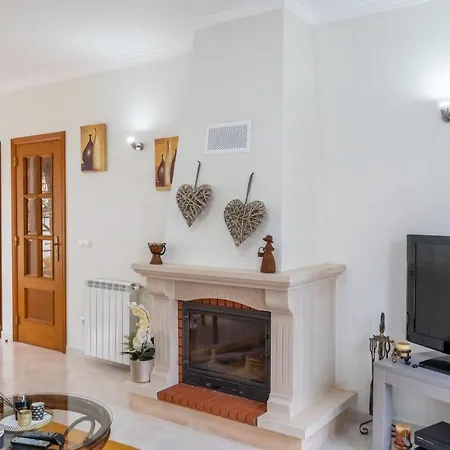 Дом отдыха Santa - 3 Bedrooms & Bbq