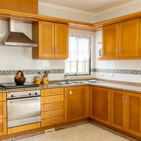 Дом отдыха Santa - 3 Bedrooms & Bbq Санта-Круш